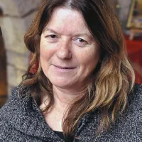  Elena Legiša: “Italijanska država je   načrtno  poitalijančila ta del Krasa, kjer so živeli izključno Slovenci.  Večina Italijanov, novih prišlekov, pa zdaj spoštuje nas in našo kulturo.”