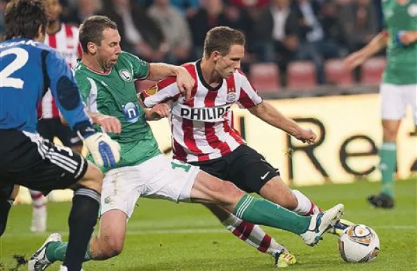 Tim Matavž (na fotografiji desno) je v dresu PSV-ja sila učinkovit 