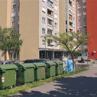 Javnost je v začetku maja pretresel detomor, ki se je zgodil v Novi Gorici. Postopek zoper 29-letno mater, ki je odvrgla novorojenčka v zabojnik za smeti, vodijo na novogoriškem okrajnem sodišču.