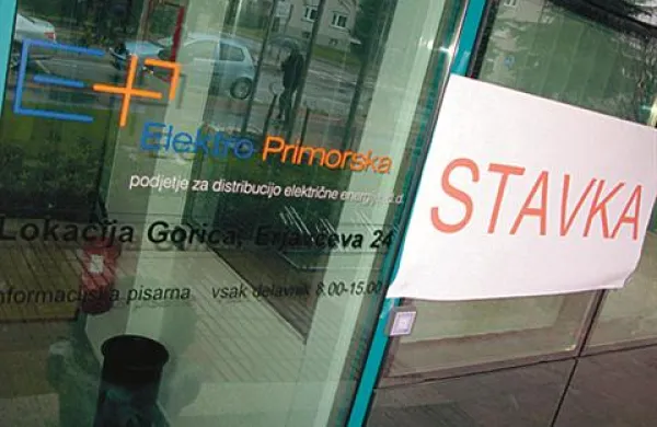 Delavci Elektra Primorska stavkali tudi danes