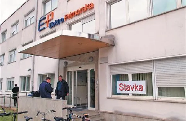 Zaposleni v Elektru Primorska bodo danes nadaljevali stavko