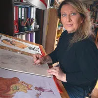   “Svoboda in nasmeh  sta najlepši stvari, ki ju lahko podarimo sočloveku.” Lorella Fermo,  karikaturistka iz Kopra