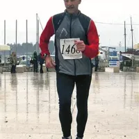 Progo je (hitreje kot večina tekačev) prehodil hitri hodec Fabio Ruzzier, ki se pripravlja za nastop na svetovnem veteranskem prvenstvu