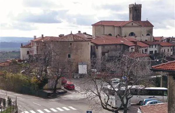 Tudi letos bodo, v glavnem z denarjem EU, nadaljevali obnovo Šmartnega 