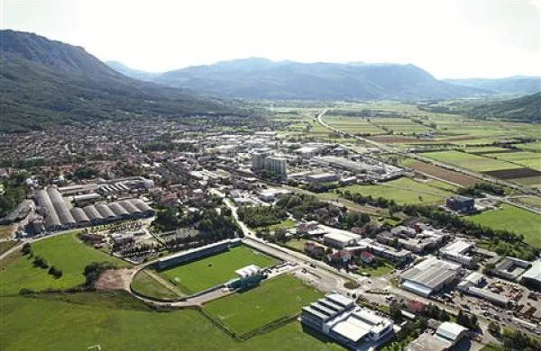 V ajdovski občinski blagajni  naj bi se letos  nabralo 18,7 milijona evrov, kar je za 3,4 milijona evrov manj  od načrtovanega