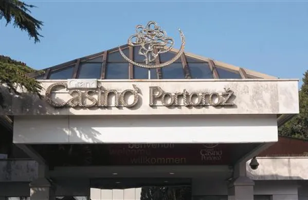 Sod in Kad bosta lahko kmalu izbirala med dvema prevzemnima ponudbama za njun delež v portoroškem Casinoju 