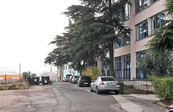 Tema za staro kovinarsko &scaron;olo