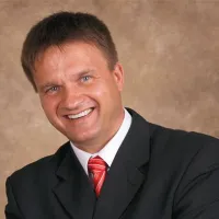 “Najpogostejša napaka, ki jo naredijo menedžerji, je, da izberejo sebi enakega pomočnika.” Janez Hudovernik, podjetnik