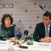 Svet kobilarne pod vodstvom Maje Simoneti se ne bo ukvarjal  z mobingom. Tomi   Rumpf pa ocenjuje delovno klimo kot “primerno”.