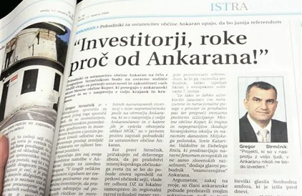 Tudi izjave v tem članku iz Primorskih novic je povod za tožbo koprske občine,  ki od Gregorja Strmčnika zaradi razžalitve in posega v pravice zahteva  odškodnino 