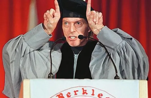 David Bowie se je v zgodovino popularne glasbe zapisal kot človek tisočerih obrazov