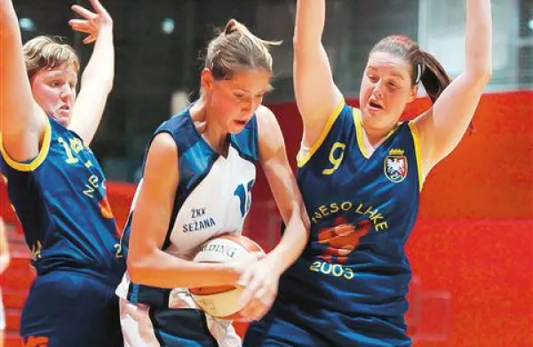 Nekoč so bili primorski derbiji med Sežano in Postojno, zdaj pa se ženska košarka poskuša vrniti prek all starsa