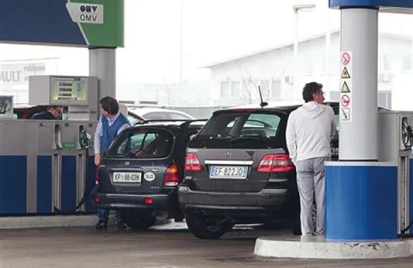 Cene naftnih derivatov v Sloveniji se bodo opolnoči spet zvišale