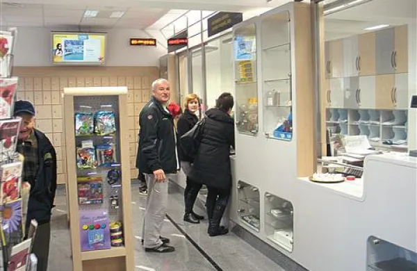 Prenovljena pošta je uporabnikom ponudila večji, vendar ne prav velik nov prostor 
