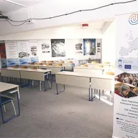 Evro-sredozemska univerza v Portorožu nima ne študentov ne profesorjev ne svojih študijskih programov in projektov. S selitvijo v bolj reprezentativne prostore naj bi dobila nov zagon.