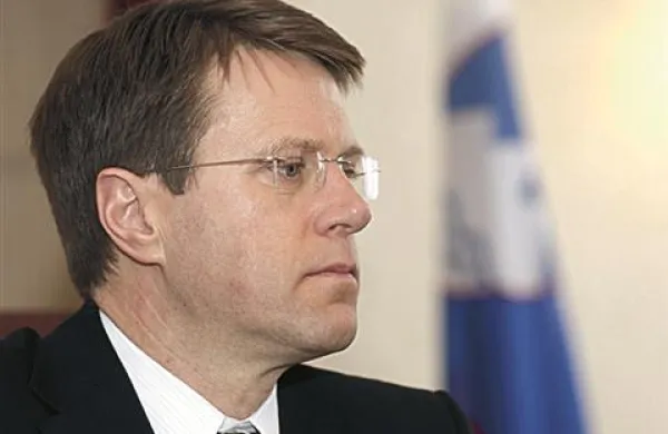 Samuel Žbogar se bo danes v Bruslju s hrvaško kolegico Vesno Pusić sestal z evropskim komisarjem za širitev Štefanom Füllejem 