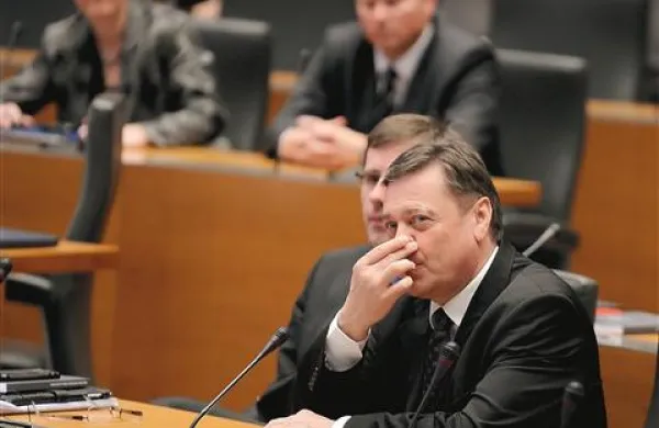 Jankovićeva neizvolitev za mandatarja odmeva tudi v tujih medijih