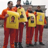 Aktivisti Amnesty International v Berlinu