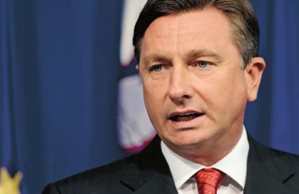 Premier Borut Pahor, ki opravlja tekoče posle, se je odločil, da v DZ v obravnavo pošlje nekaj “nujnih” zakonov
