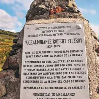 Leta 2005, ob 200. obletnici rojstva Roberta Fitzroya so na Ognjeni zemlji postavili spominsko ploščo, na kateri omenjajo tudi imena treh Ognjenih Indijancev, ki jih je angleški kapitan odpeljal v Anglijo, da bi jih civiliziral