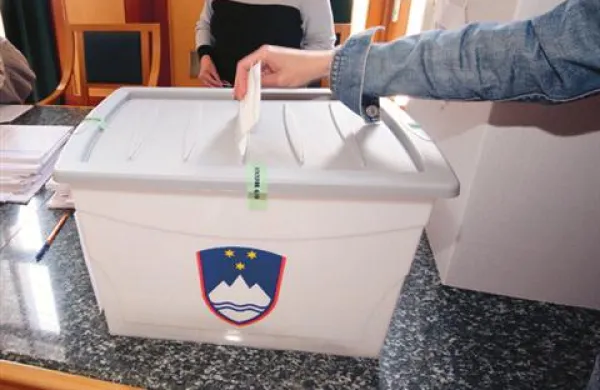 Če je referendum na isti dan kot nadomestne županske volitve, to po oceni Državne volilne komisije (DVK) ne pomeni pomembnejšega prihranka