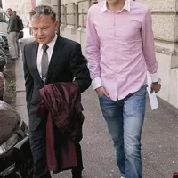 Goran Šukalo (na fotografiji desno  z odvetnikom Francijem Matozom) bo moral sesti na zatožno klop