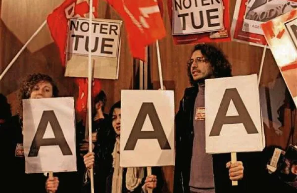 Protesti v Franciji ob znižanju bonitetne ocene (Foto: Reuters)