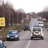 Avtobus s slovenskimi navijači je imel spremstvo policije od Beograda do Vršca, zaustavljal in upočasnjeval je tudi nasproti vozeča vozila