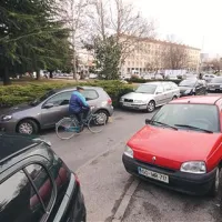 V odboru za zaščito pešcev in kolesarjev so za kaznovanje vseh parkirnih prekrškarjev