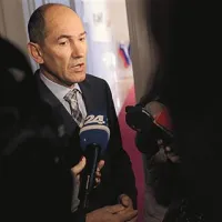Janša pravi, da je bilo težko dobiti kakršen koli občutek glede mandatarstva, saj je predsednik razlagal roke in datume ter tehnične pristojnosti, ki jih ima
