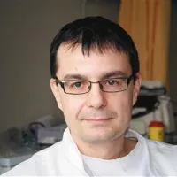 Doc. dr. Miran Brvar: “Stroški za namestitev alarma niso primerljivi z življenjem, ki ga ta naprava reši. Tudi  popravilo in vzdrževanje dimnika  naj bo opravljeno po predpisih, z garancijo, zato tega ne počnite sami.” 