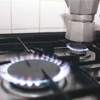 CO se lahko pojavi tudi pri izgorevanju plina 