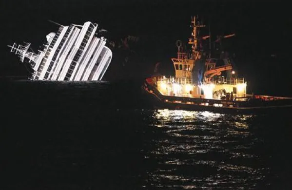 V času nesreče potniške ladje Costa Concordia, ki je v petek nasedla ob toskanski obali, je bila med člani posadke tudi slovenska državljanka