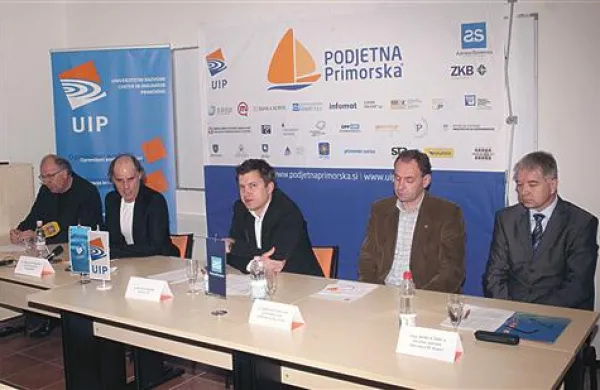 Franc Vidic, Dragan Marušič, Matjaž Primc in Sergio Stancich ob predstavitvi šestega natečaja za najboljši poslovni načrt Podjetna Primorska