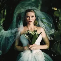 Kirsten Dunst je  za vlogo Justine v Melanholiji prejela zlato palmo za najboljšo žensko vlogo, zanjo je prejela tudi nagrado ameriških filmskih kritikov 