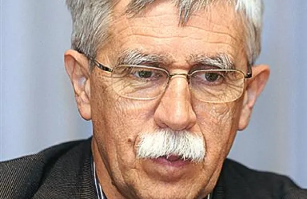 Ciril Ribičič opozarja, da sama omejitev zadolževanja še ne izključuje možnosti referendumov o zakonih, katerih zavrnitev bi lahko pripeljala do njene kršitve
