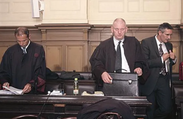Finska policija je zaradi suma podkupovanja prijela nekdanjega menedžerja oborožitvenega koncerna Patria