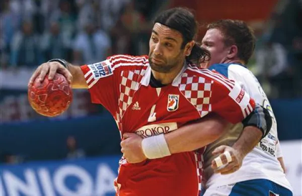 Miha Žvižej je bil drugi slovenski strelski adut, na koncu pa se mu je zatresla roka