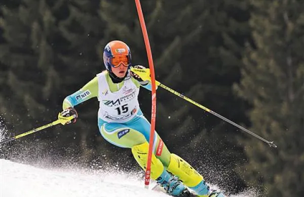 Vrh primorskega smučanja predstavlja članica B reprezentance Ana Bucik (SK Gorica)