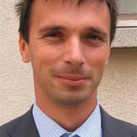 Matevž Ravnikar: “Maščevalnost ni še nikomur koristila, cena zanjo pa je lahko zelo visoka, v tem primeru tožba.” 