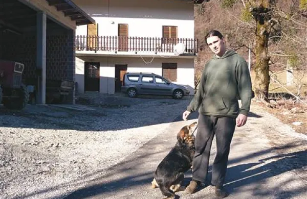 Asfaltirana cesta je  Meklavovim  olajšala življenje na osamljeni kmetiji, kjer kmetujejo ekološko