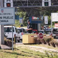 Z vstopom Hrvaške v EU se bodo z mejnih prehodov  poslovili tudi cariniki. Prehod meje bo - sploh v času poletne  turistične sezone - zagotovo bolj tekoč.