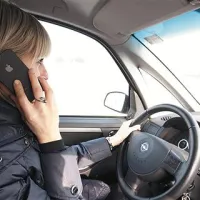 Pri uporabi mobilnega telefona med vožnjo se reakcijski čas poveča za dvakrat
