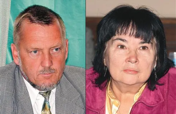 Bojan Bratina in Stanislava Premru Lovšin; severnoprimorski odbor Desusa je proti vstopu  v koalicijo, južnoprimorski pa ga s tesno večino podpira