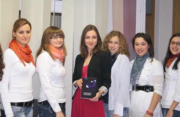 Književni prvenec  dijakinje Teje Rosa