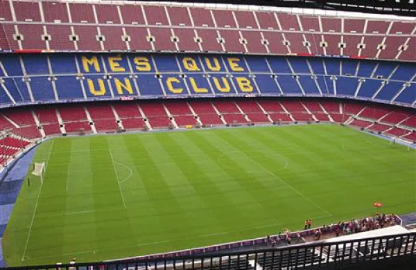 Katalonski nogometni velikan Barcelona bo na svojem stadionu zgradil tudi pokopališče