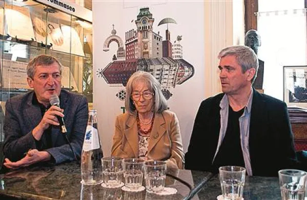 Selektor dokumentarne sekcije Fabrizio Grosoli (levo), umetniška direktorica Tržaškega filmskega festivala Annamaria Percavassi in Metod Pevec