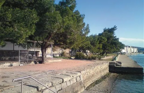 Plaža   na začetku Bernardina je od lani v rokah študentov Turistice, odprta in z bogato vsebino bo  delovala od 1.  aprila do 25. decembra