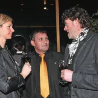 Karin Sabadin, novinarka TV Koper, Zorko Bajec, piranski župnik, in Miran Žitko iz humanitarne skupine Bejž če uejdeš iz Pivke (z leve)