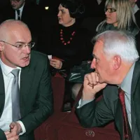 Egon Bandelj (levo), predsednik uprave Splošne plovbe Portorož, v pogovoru z Vojkom Čokom, nekdanjim prvim možem koprske banke